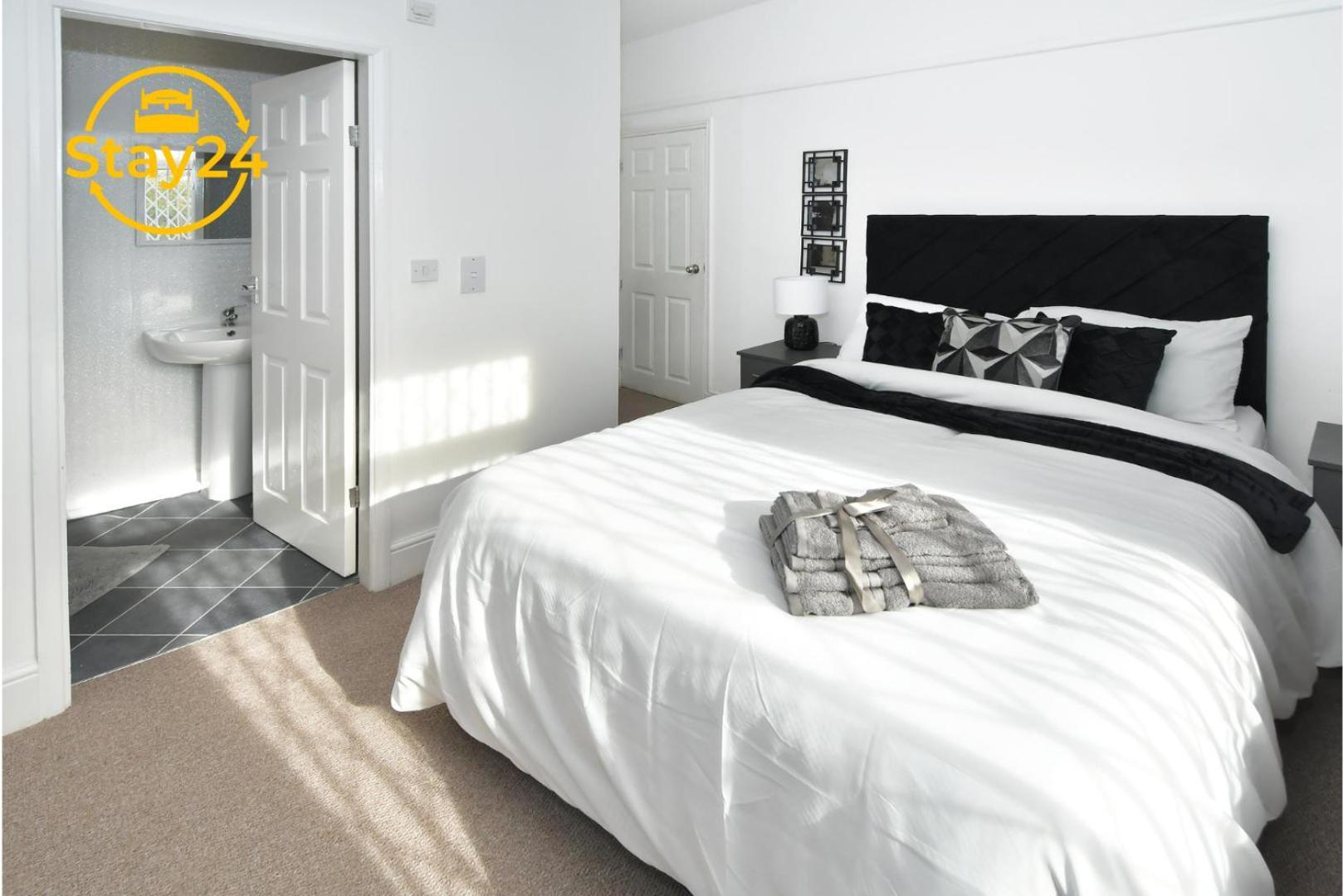 Hill Top Manor Apartment Stoke-on-Trent Bagian luar foto